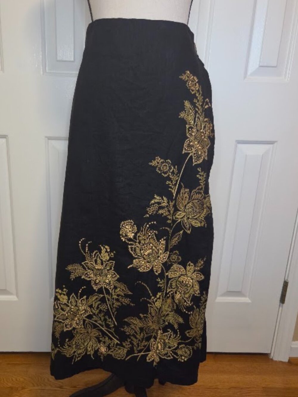 Dana Buchman Black Linen Maxi Skirt Beaded Embroidered Floral Size 10